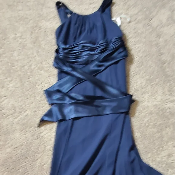 David's Bridal Womens Bridesmaid Formal Dress for Any Occasion - Picture 5 of 12